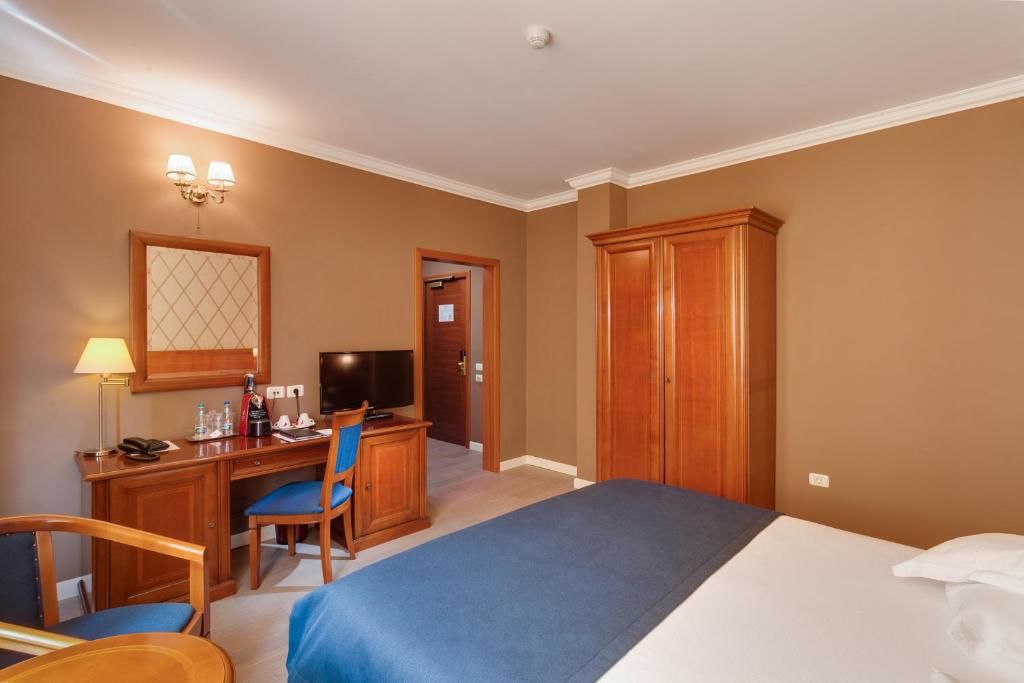 Отель Hotel Opera Plaza Клуж-Напока-52